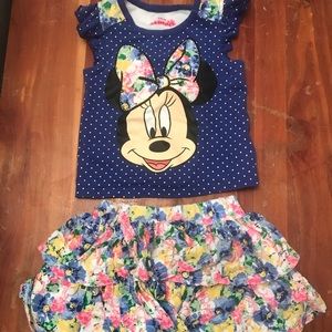 Adorable floral Minnie Mouse skirt outfit